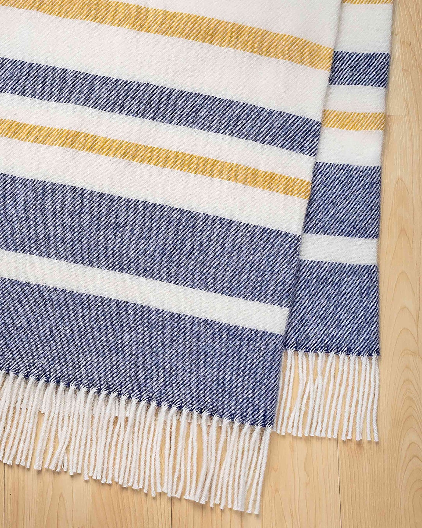 Matai Throw - Royal