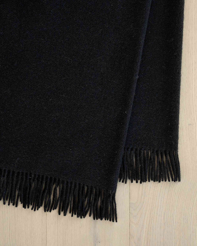 Nevis Throw - Black